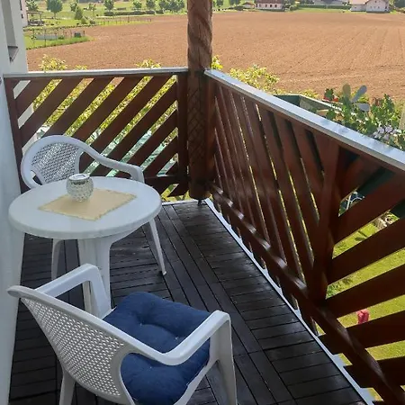 Josy St. Kanzian am Klopeiner See